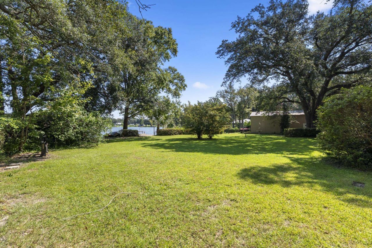 480 Lake View Drive, Wewahitchka, FL 32465 Photo