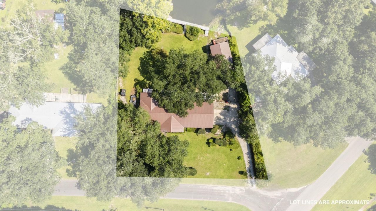 480 Lake View Drive, Wewahitchka, FL 32465 Photo