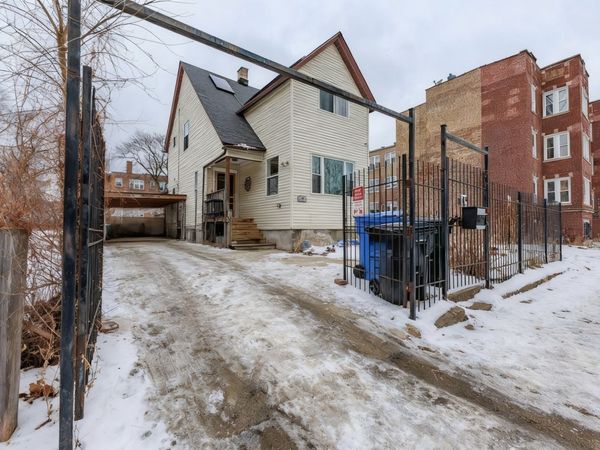 7412 S PHILLIPS Avenue , Chicago, IL 60649