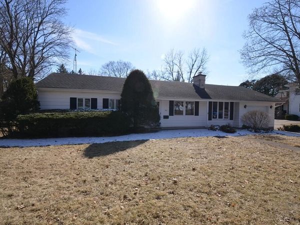 951 W Walworth AVENUE, Whitewater, WI 53190