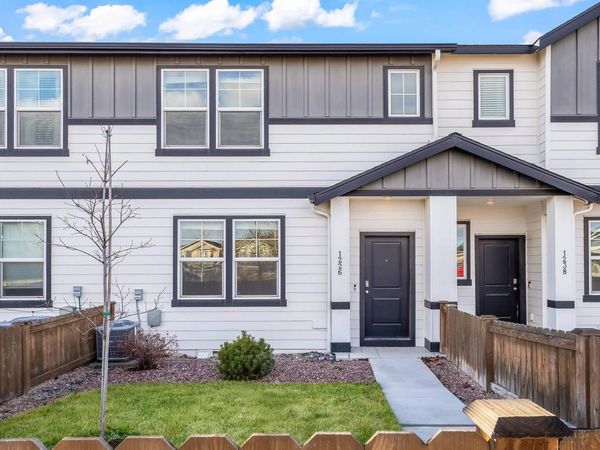 1226 NW Upas Pl, Redmond, OR 97756