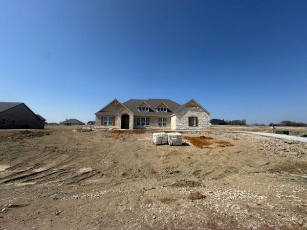 806 Valley Ridge Road, Van Alstyne, TX 75495