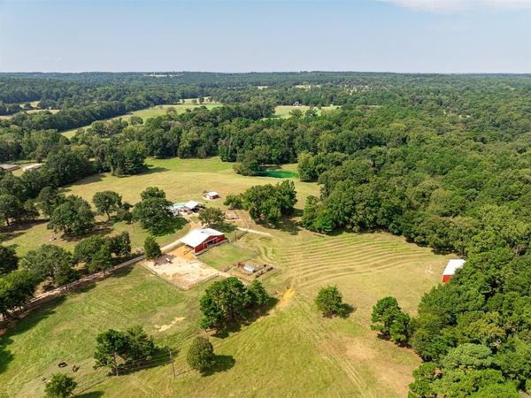5624 E FM 323 , Palestine, TX 75801