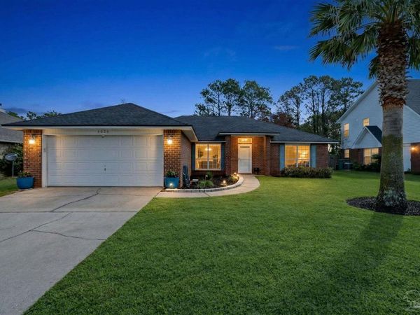 3020 Classic Dr, Pensacola, FL 32507