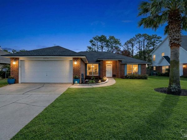 3020 Classic Dr, Pensacola, FL 32507