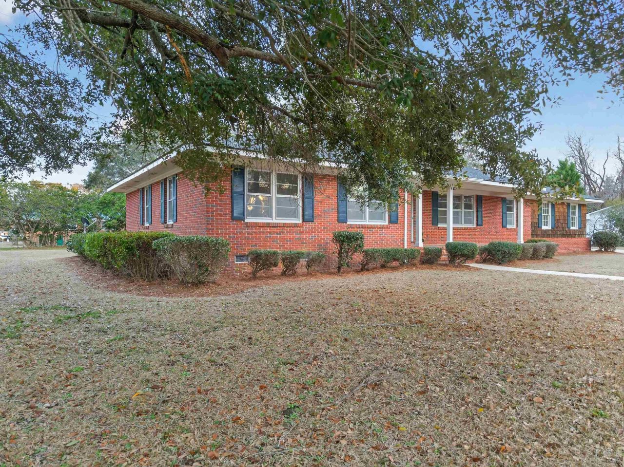 200 Oliver St.  Photo 37