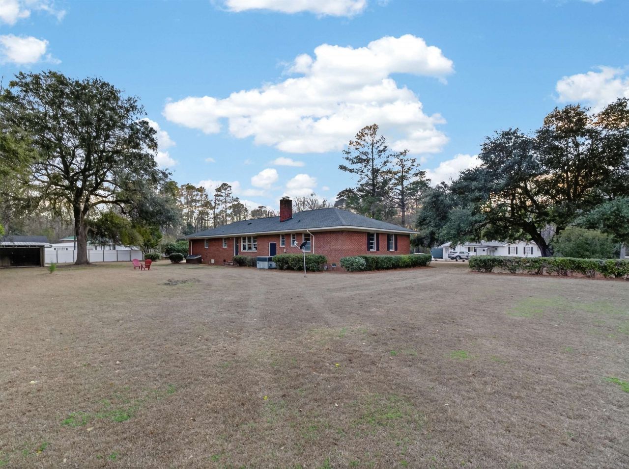 200 Oliver St.  Photo 39