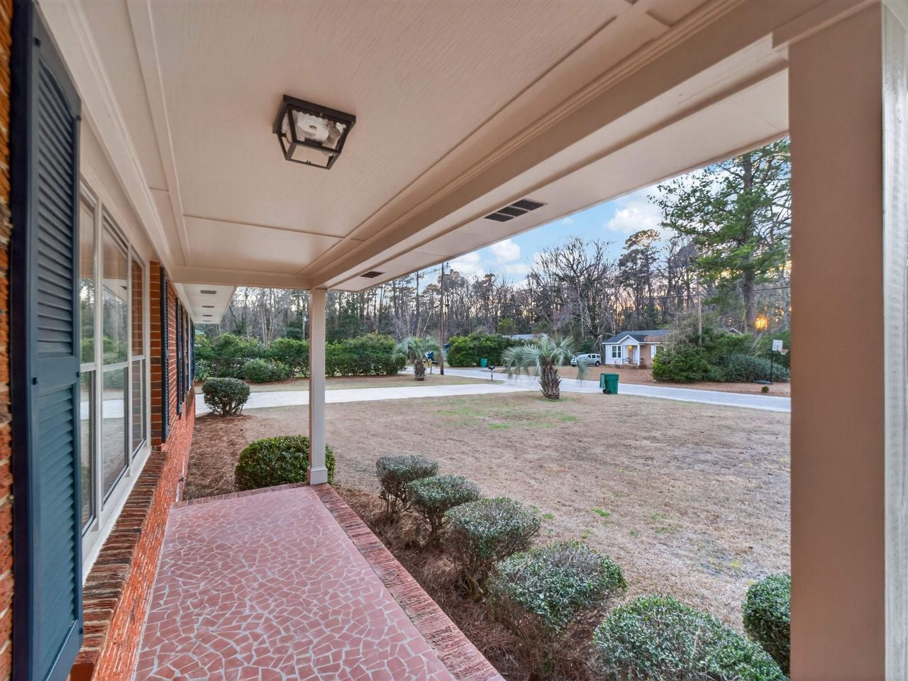 200 Oliver St.  Photo 4