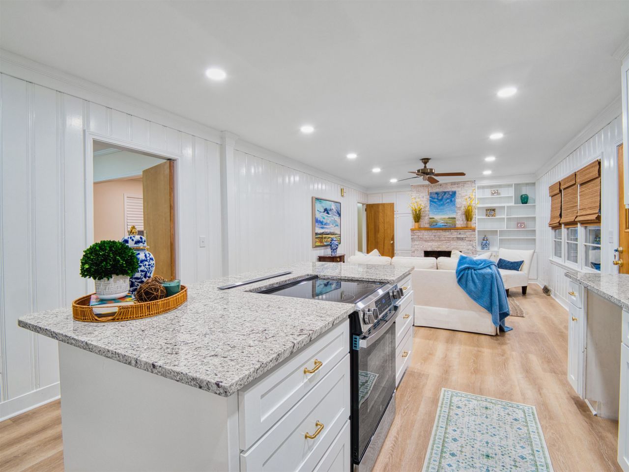 200 Oliver St.  Photo 5