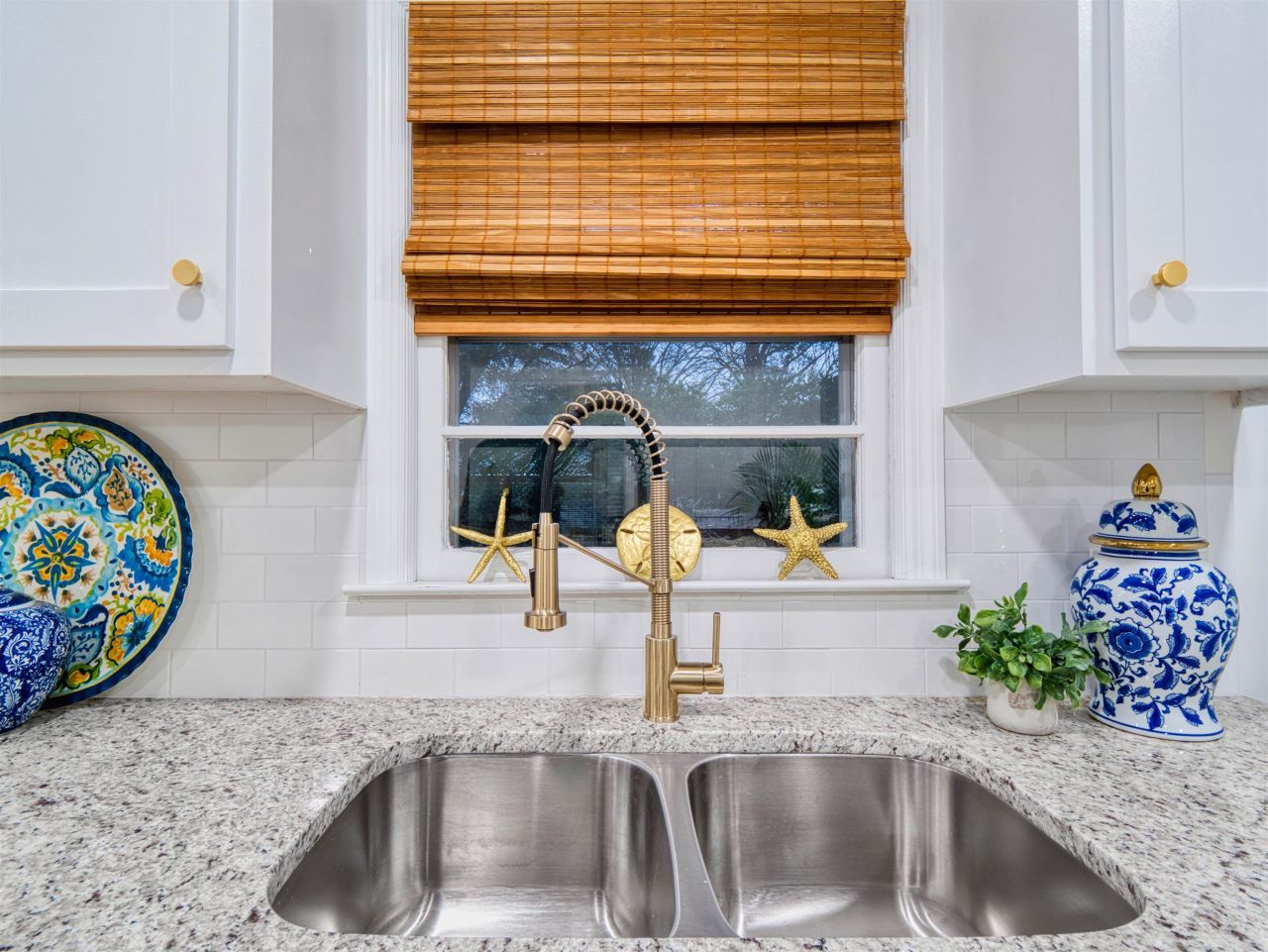 200 Oliver St.  Photo 9