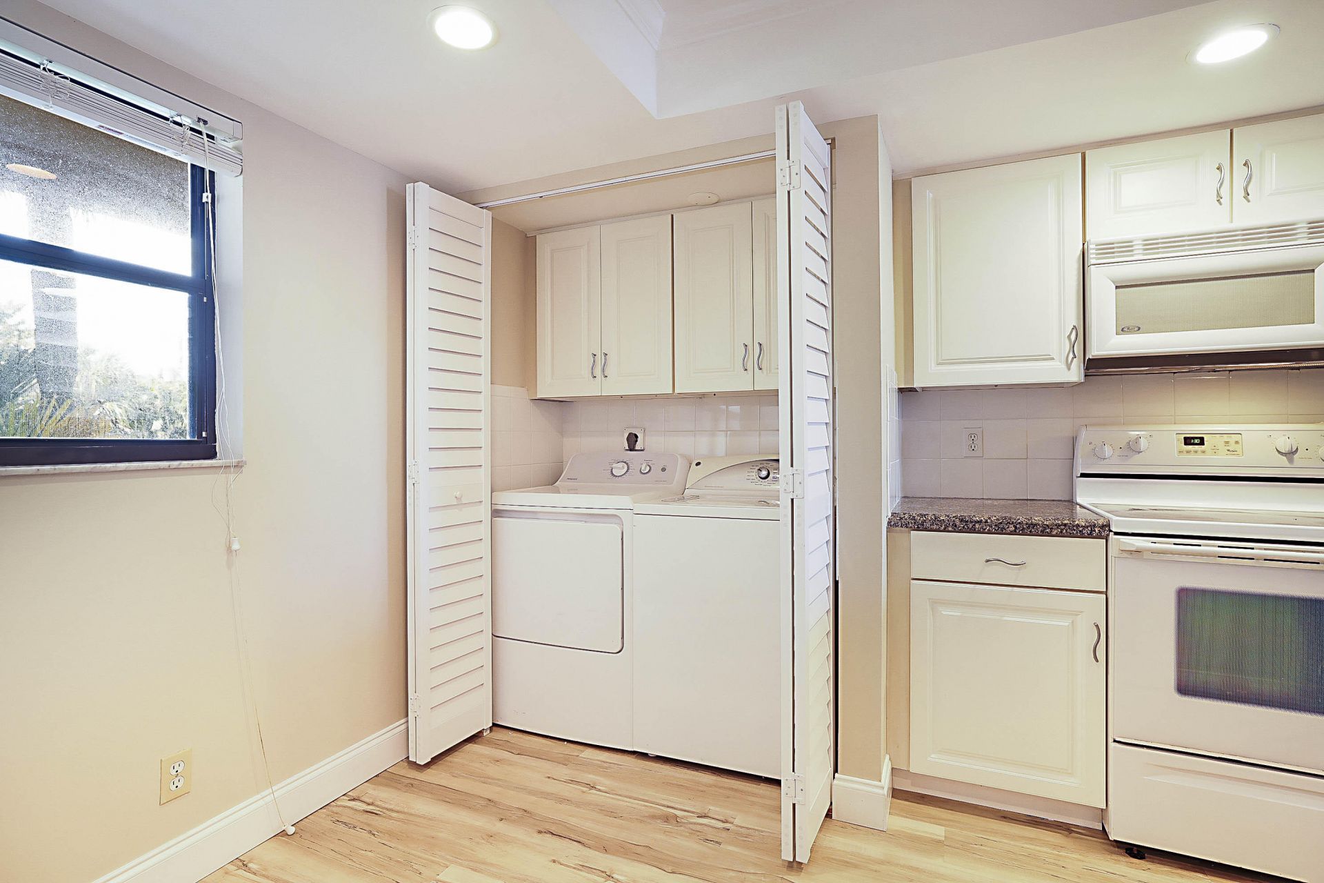 1036 Us Highway 1, Unit 216, North Palm Beach, FL 33408 Photo