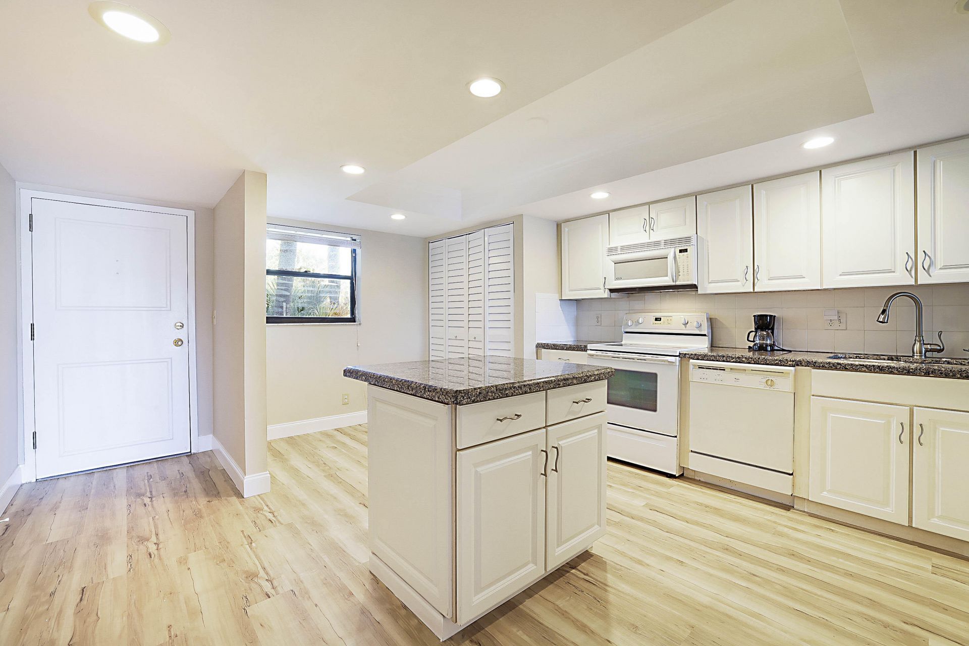 1036 Us Highway 1, Unit 216, North Palm Beach, FL 33408 Photo