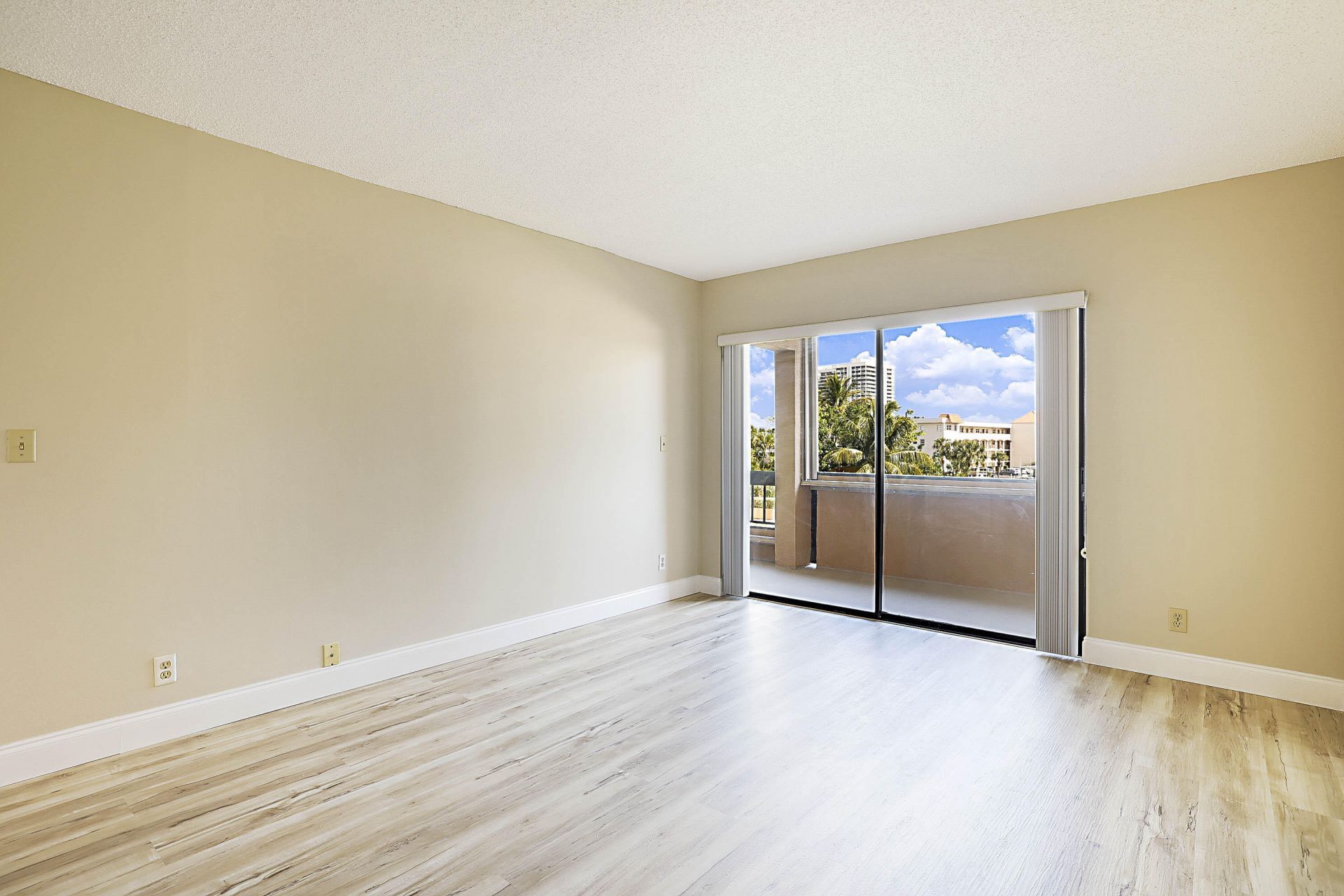 1036 Us Highway 1, Unit 216, North Palm Beach, FL 33408 Photo