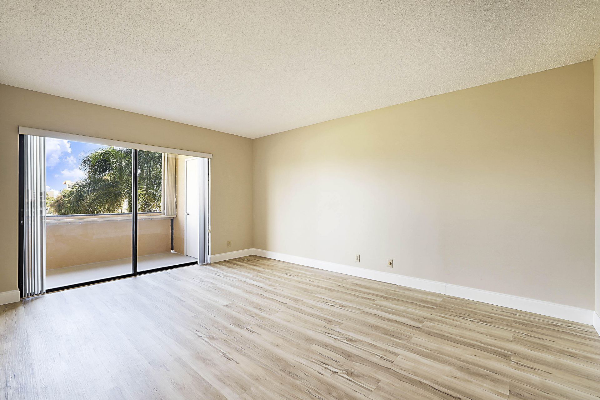 1036 Us Highway 1, Unit 216, North Palm Beach, FL 33408 Photo