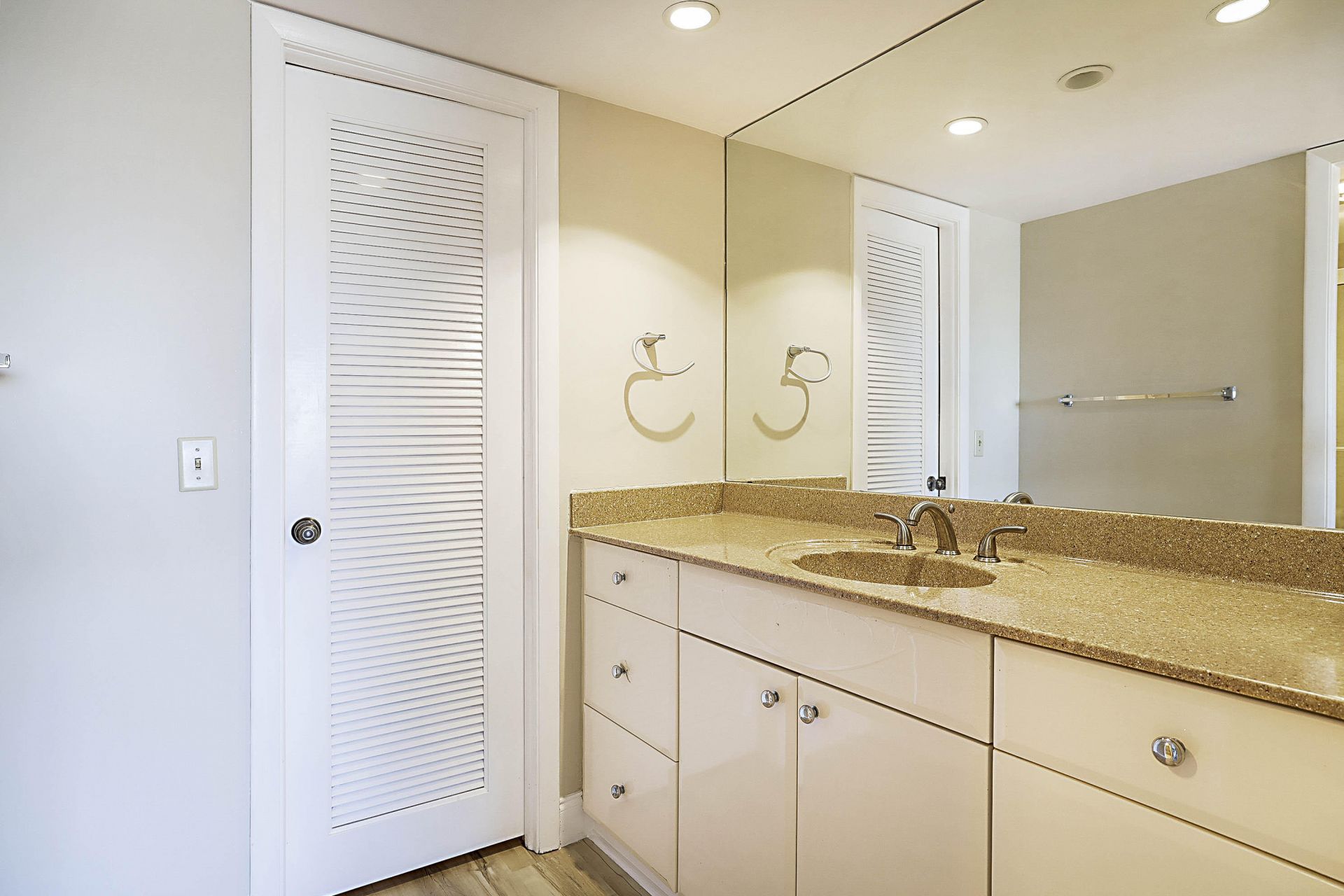 1036 Us Highway 1, Unit 216, North Palm Beach, FL 33408 Photo