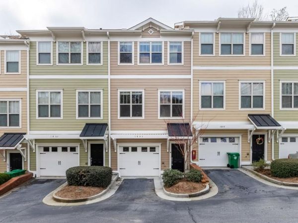 1895 Sterling Oaks Circle, Atlanta, GA 30319