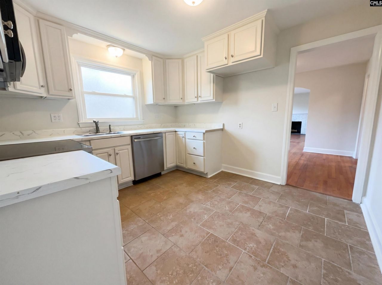 703 Savage Street  Photo 13