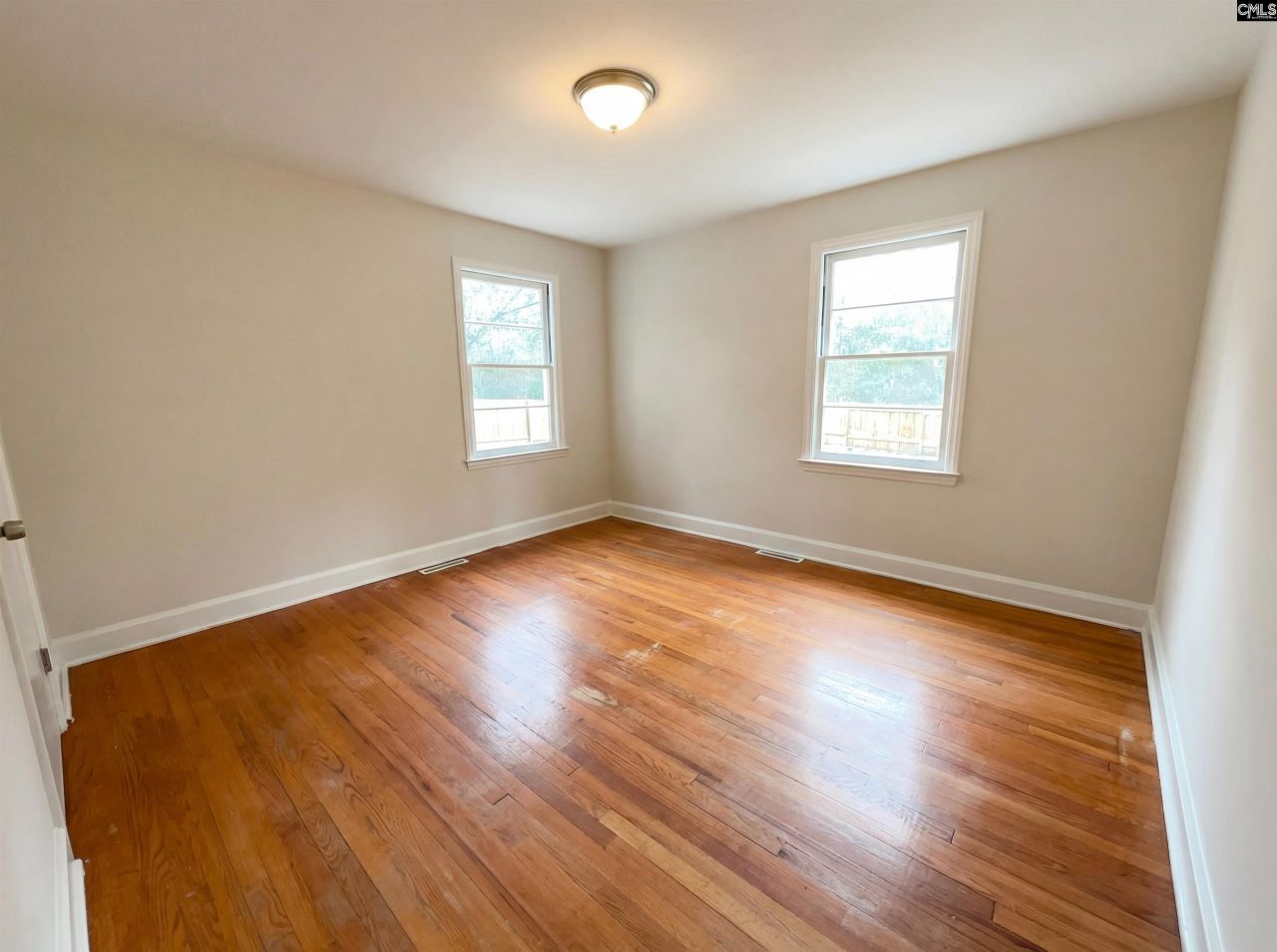 703 Savage Street  Photo 4