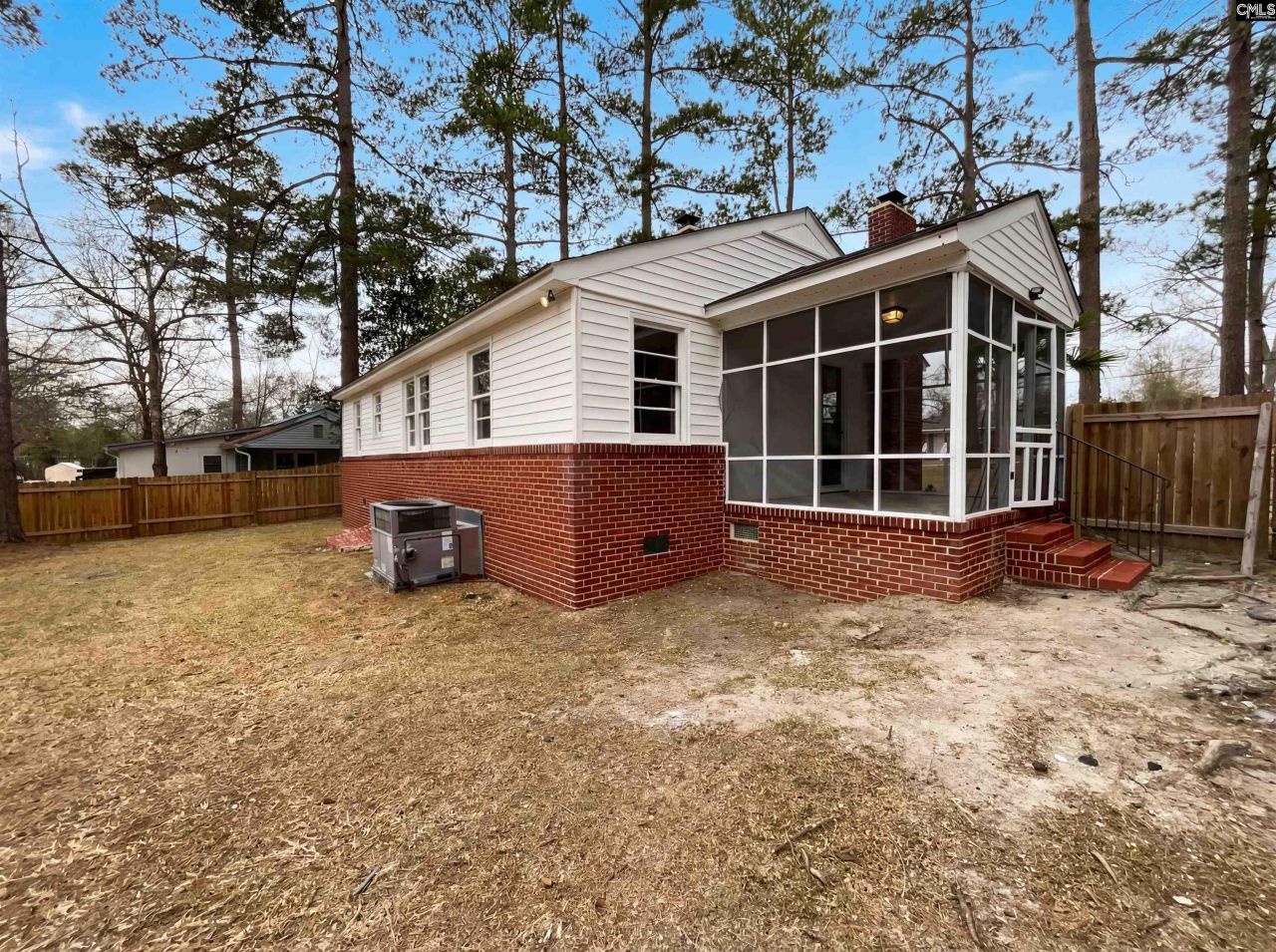 703 Savage Street  Photo 7