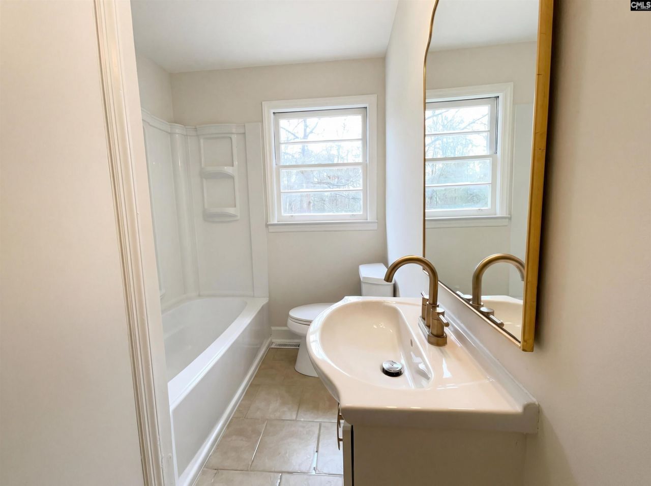 703 Savage Street  Photo 9