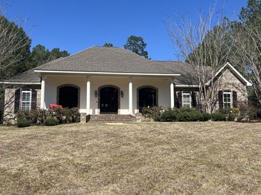 4 Bristol, Hattiesburg, MS 39402
