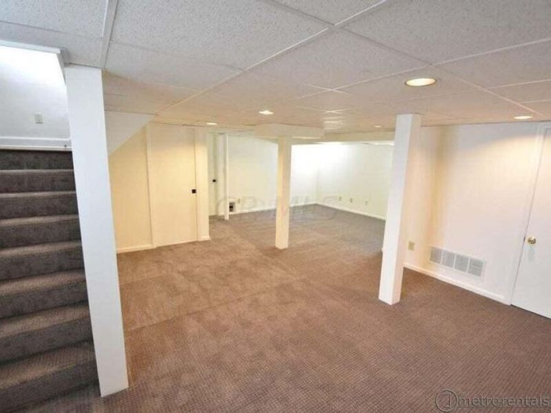 445 Oakland Park Avenue , Columbus, OH 43214 Photo 16