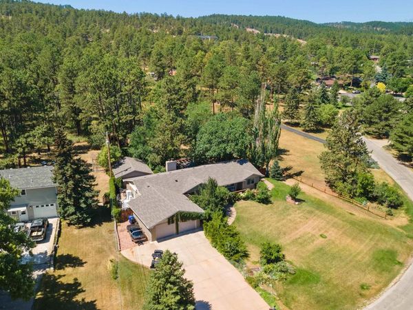 225 N BERRY PINE RD, RAPID CITY, SD 57702