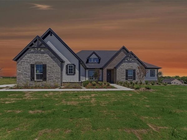815 Valley Ridge Road, Van Alstyne, TX 75495