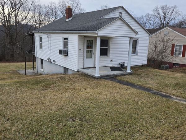 153 Stanley Hill Rd, Peterstown, WV 24963