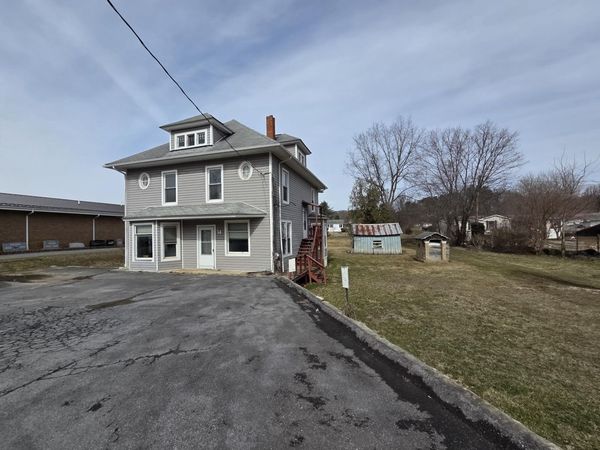 113 Market St, Peterstown, WV 24963