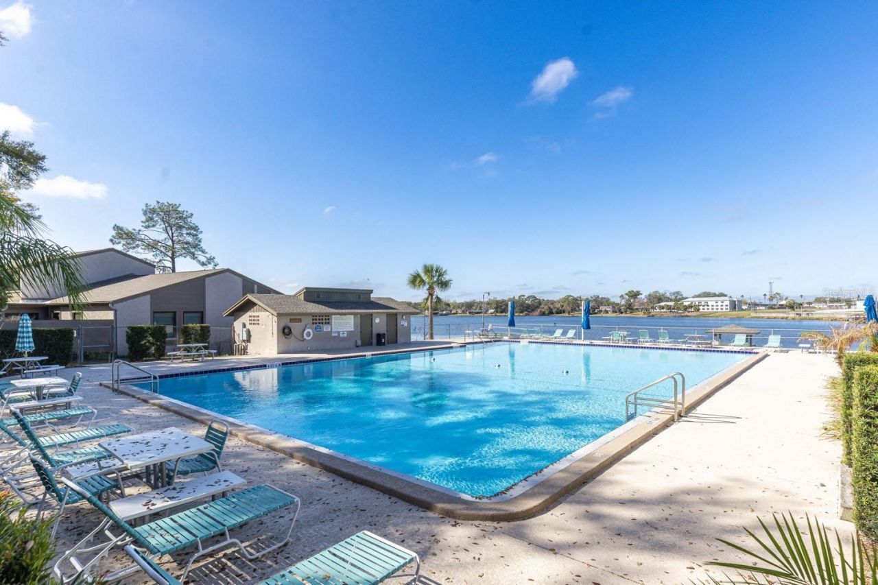 452 Meadowood Boulevard , Fern Park, FL 32730 Photo