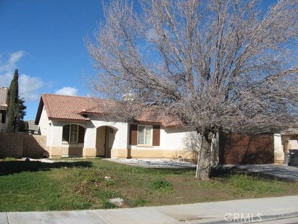 1555 Sutherland, Lancaster, CA 93534