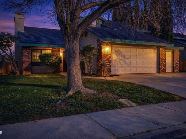 42950 Burlwood Drive, Lancaster, CA 93536
