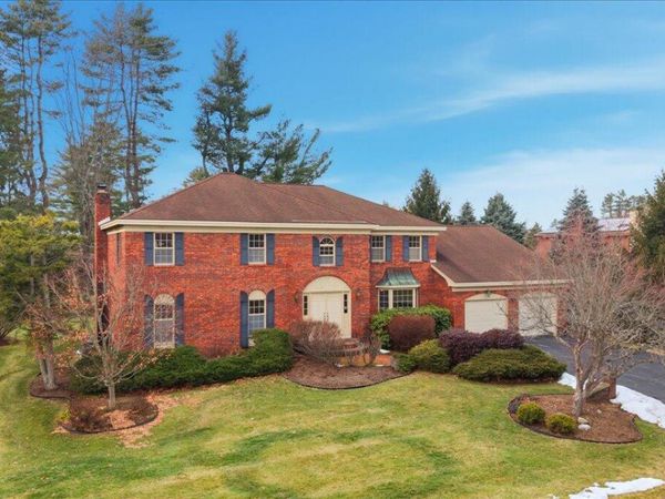 23 Fairway Court, Albany, NY 12208