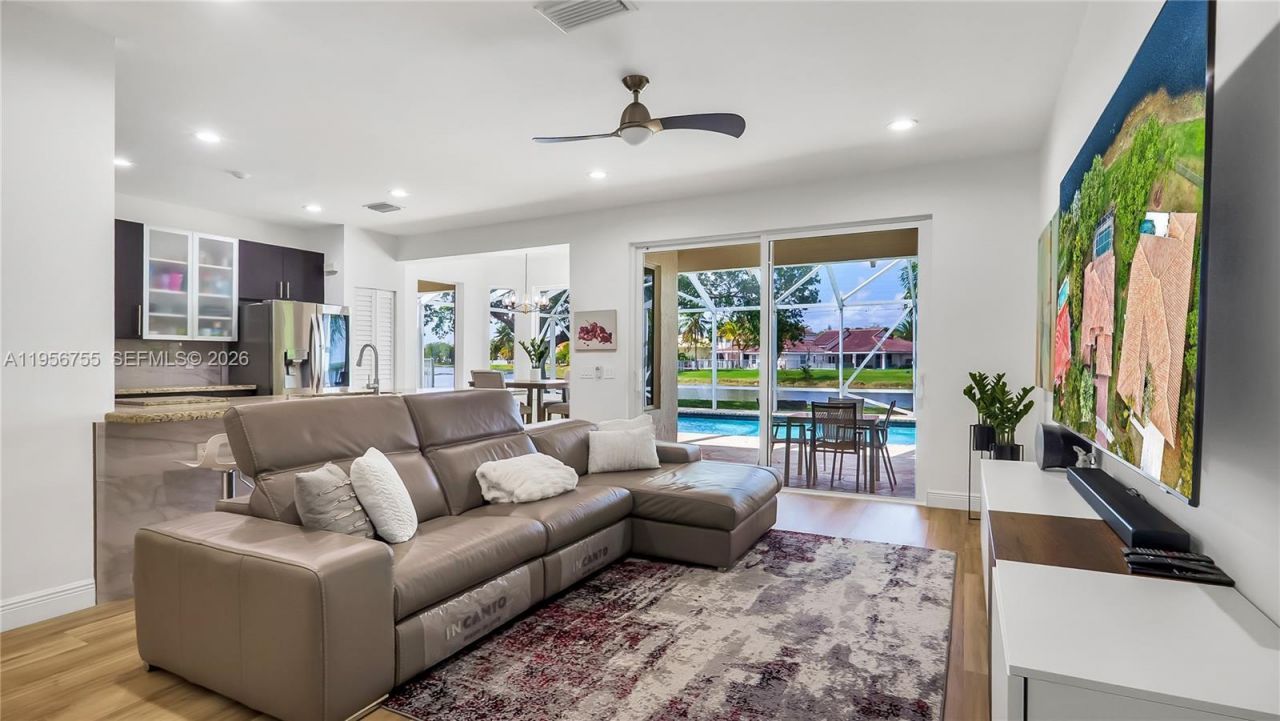 637 Lake Blvd, Weston, FL 33326 Photo