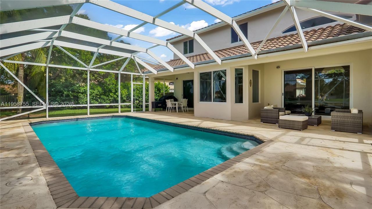 637 Lake Blvd, Weston, FL 33326 Photo