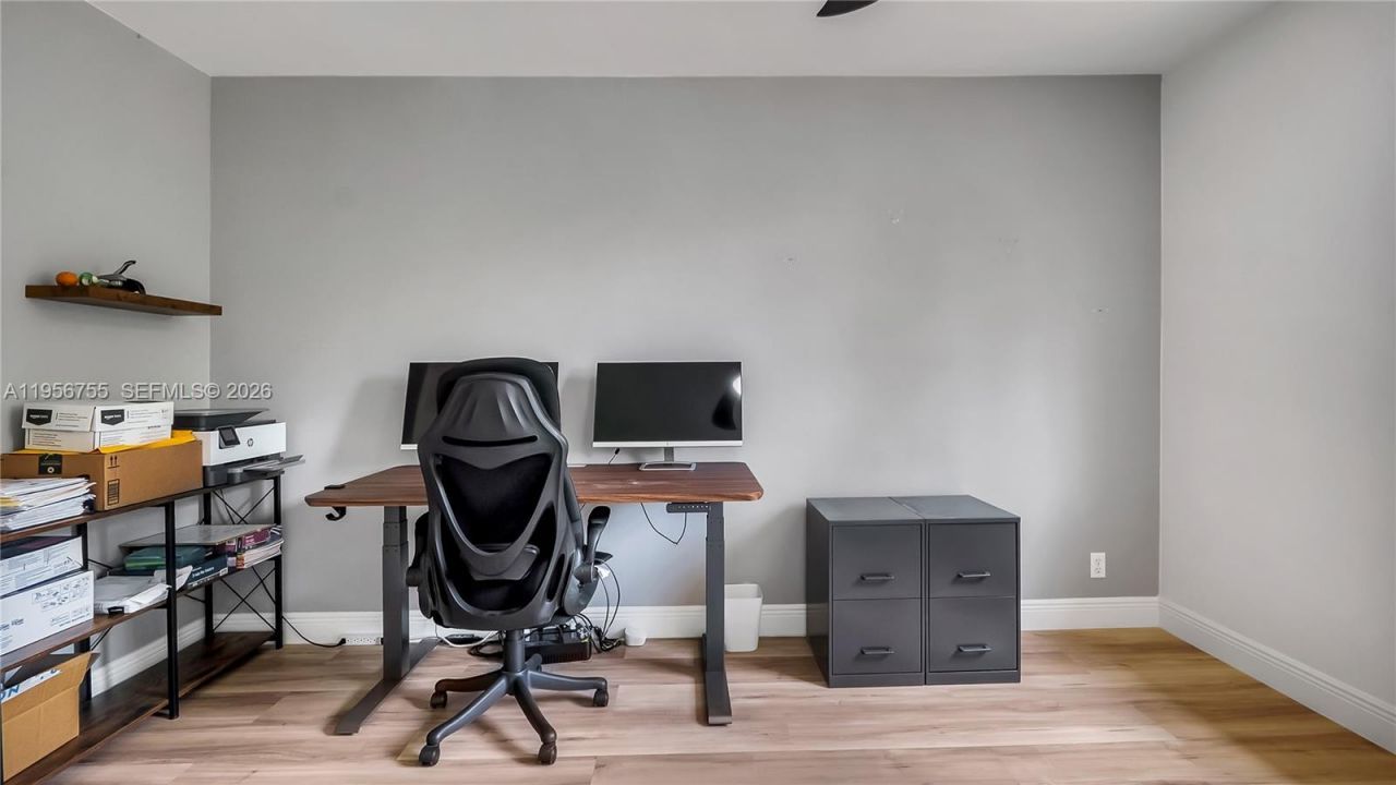 637 Lake Blvd, Weston, FL 33326 Photo