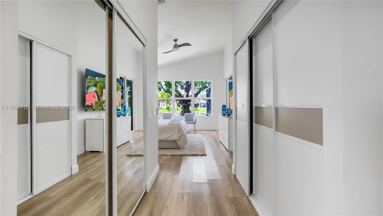 637 Lake Blvd, Weston, FL 33326 Photo