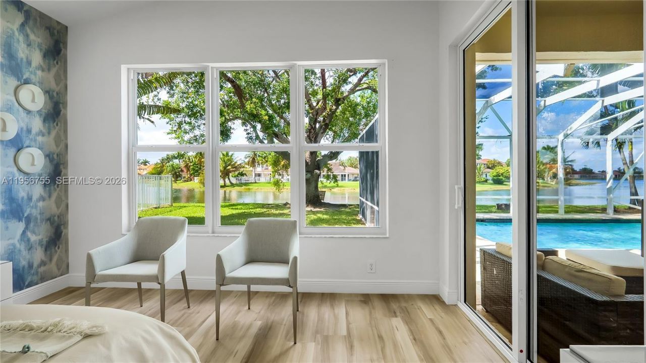 637 Lake Blvd, Weston, FL 33326 Photo