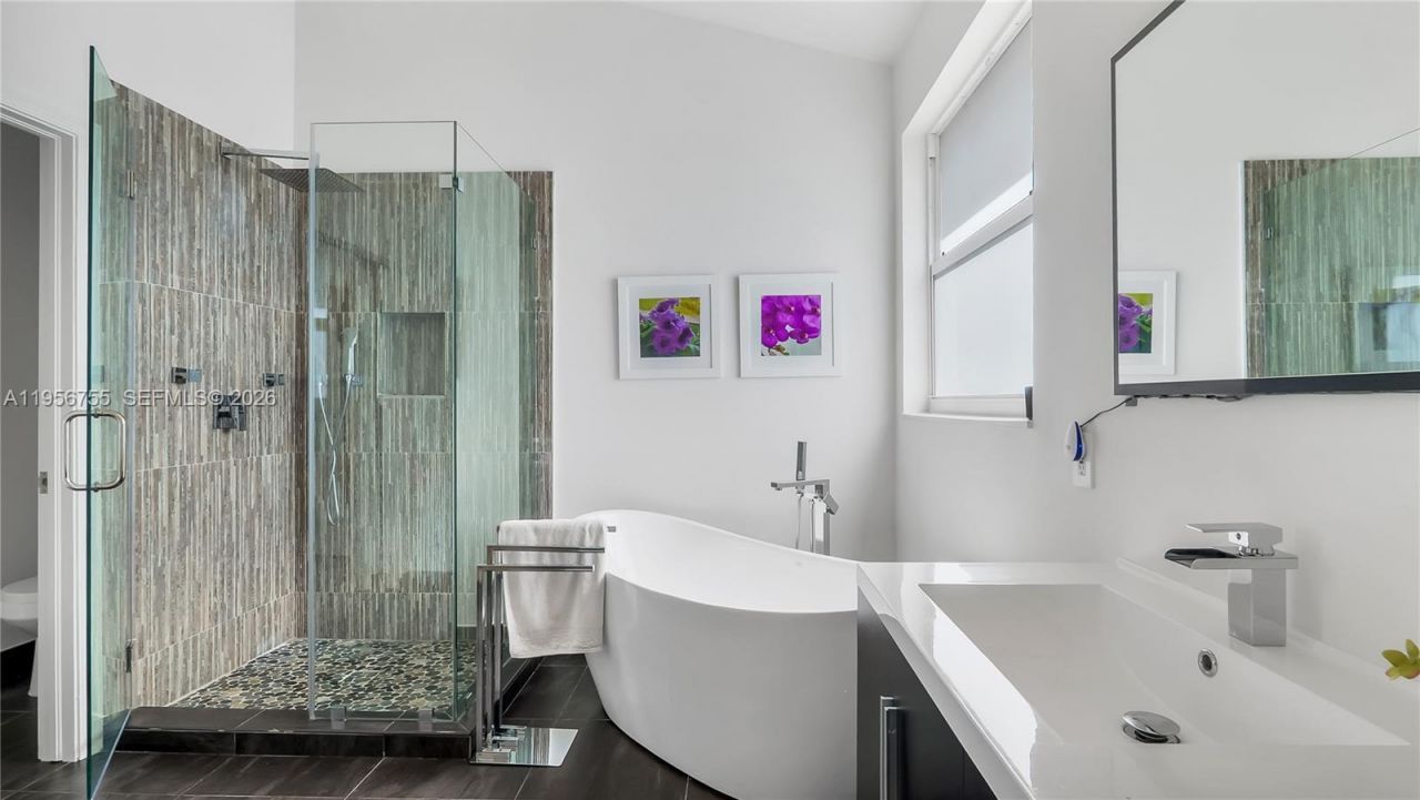 637 Lake Blvd, Weston, FL 33326 Photo