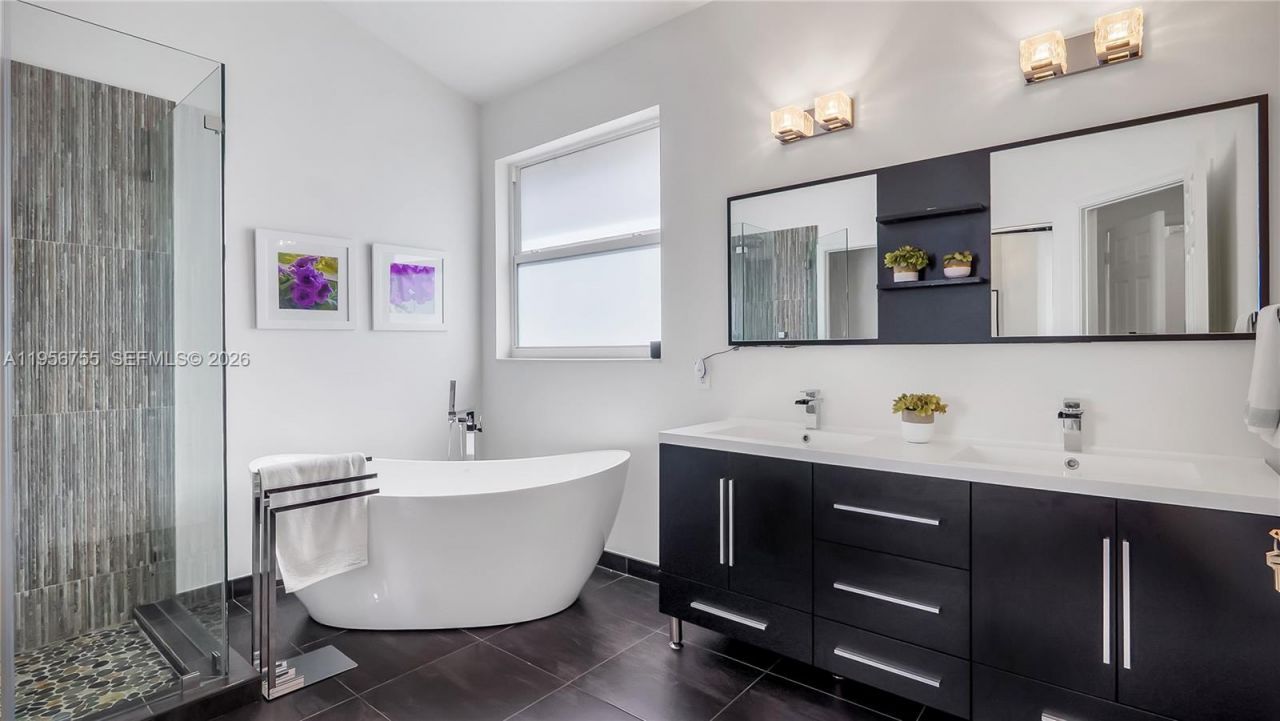 637 Lake Blvd, Weston, FL 33326 Photo