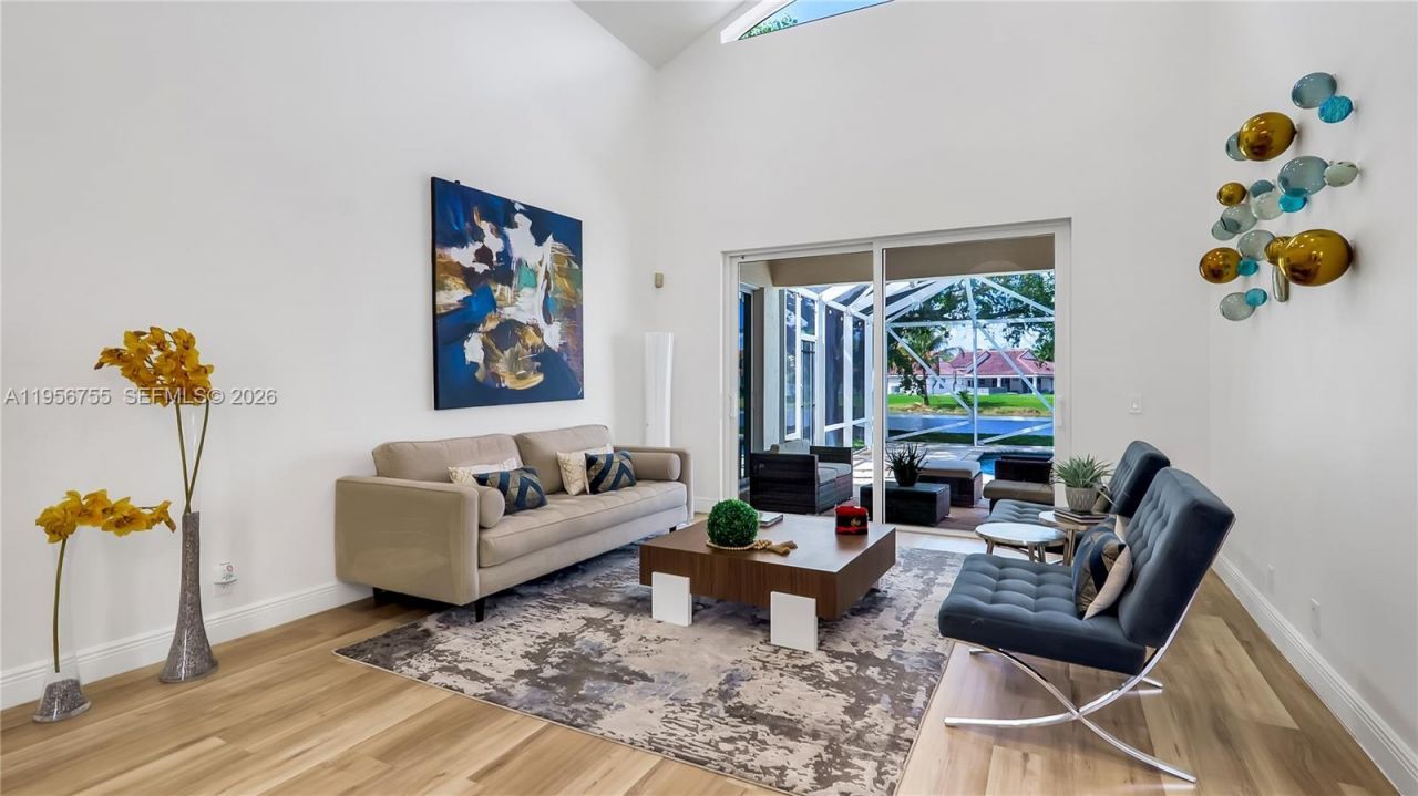 637 Lake Blvd, Weston, FL 33326 Photo