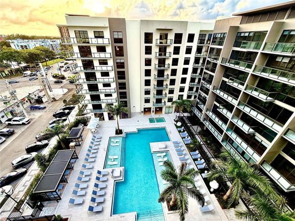 1650 NE 124th St, Unit 102, North Miami, FL 33181