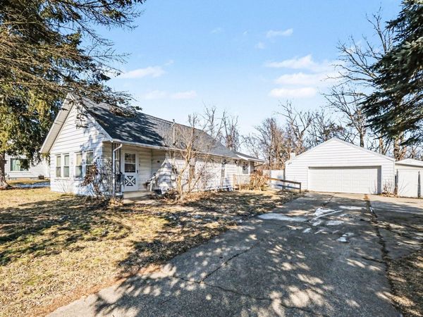 335 Dana Street NW, Comstock Park, MI 49321