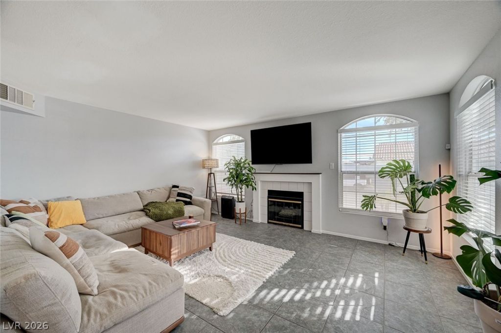 8054 W Rochelle Avenue, Las Vegas, NV 89147 Main Photo