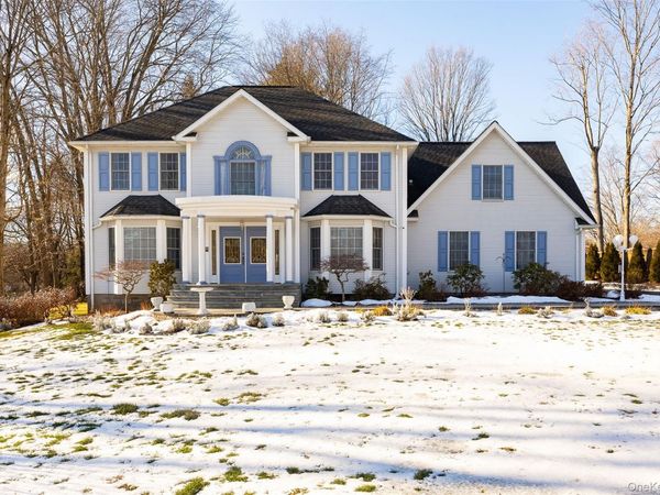 8 Toms Way , Poughkeepsie, NY 12603