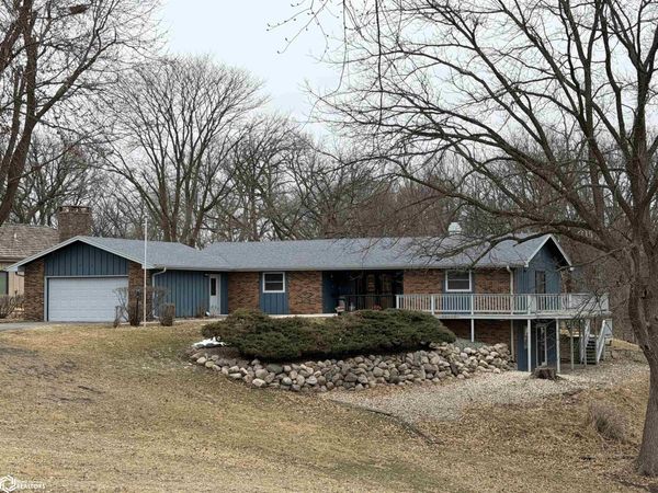 915 11th St. SW, Humboldt, IA 50548