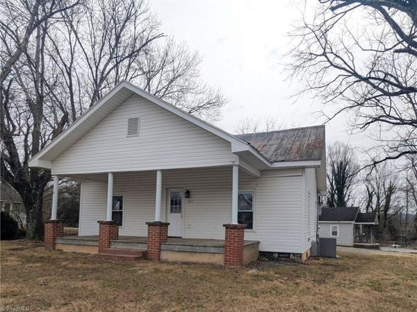 227 Cedarbrook Road , Jonesville, NC 28642