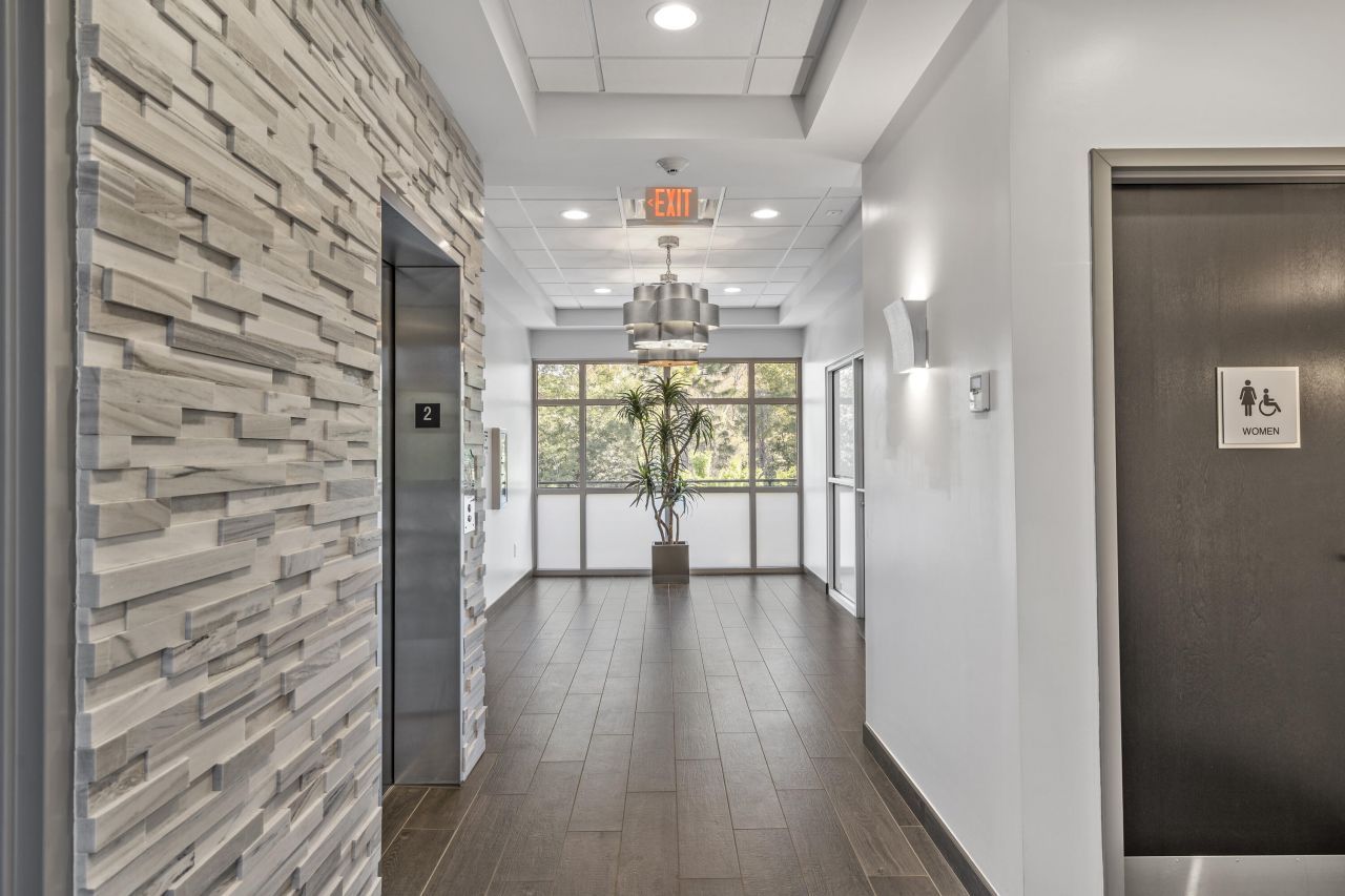 1435 Stuart Engals Boulevard Photo 6