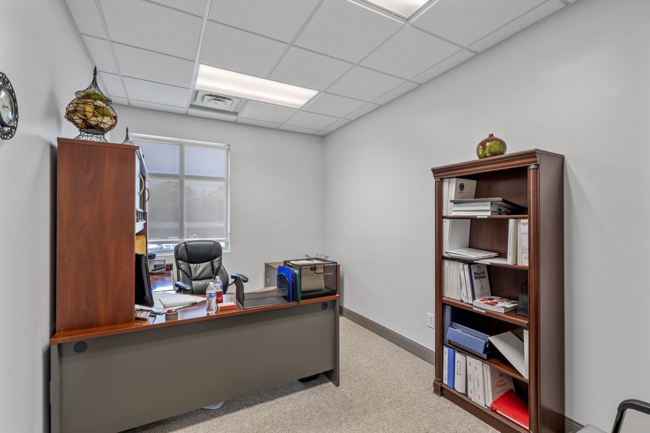 1435 Stuart Engals Boulevard Photo 9